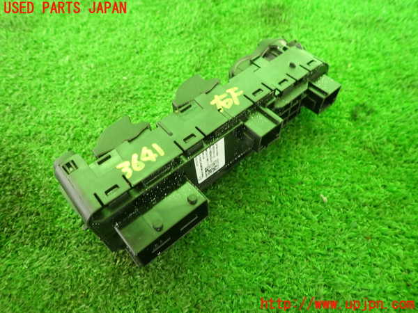 2UPJ-36416240]プジョー・208(P21HN05)右前パワーウィンドウスイッチ (ジャンク品) 中古_m0002.jpg