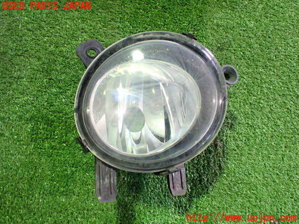 2UPJ-36431180]BMW 218i アクティブツアラー(2A15)(F45)右フォグ 中古_m0001.jpg