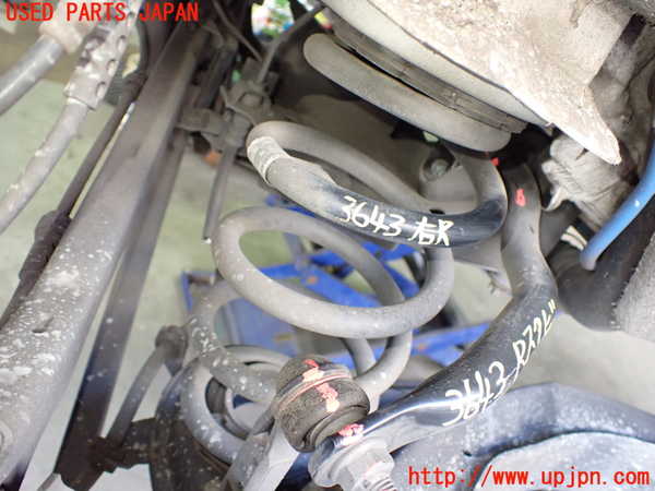 2UPJ-36435100]BMW 218i アクティブツアラー(2A15)(F45)右リアスプリング 中古_m0001.jpg