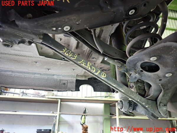 2UPJ-36435226]BMW 218i アクティブツアラー(2A15)(F45)左リアロアアーム1 中古_m0001.jpg