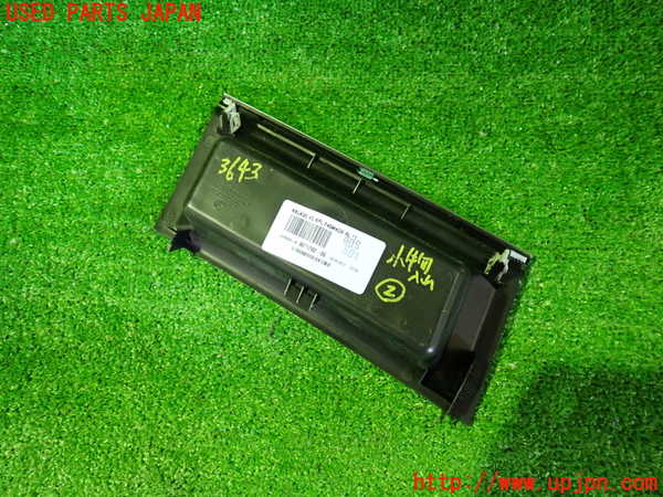 2UPJ-36437842]BMW 218i アクティブツアラー(2A15)(F45)小物入れ2 中古_m0002.jpg