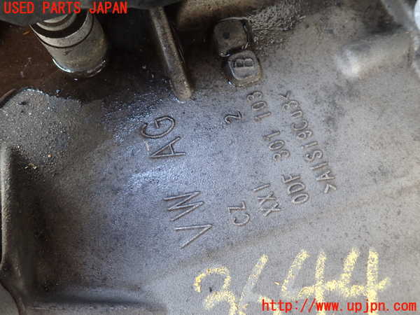 2UPJ-36443200]VW up! GTI(アップ GTI)(AADKR)ミッション MT DKRA 中古_m0004.jpg