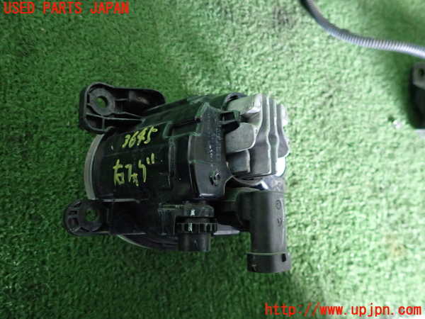 2UPJ-36451180]スカイライン ハイブリッド(HV37)右フォグ 中古_m0003.jpg