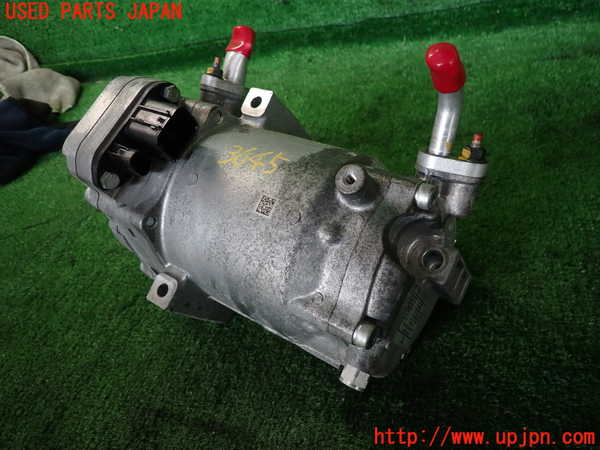 2UPJ-36456025]スカイライン ハイブリッド(HV37)エアコンコンプレッサー 中古_m0002.jpg