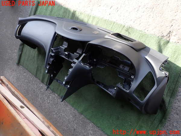 2UPJ-36457505]スカイライン ハイブリッド(HV37)ダッシュボード 中古_m0001.jpg