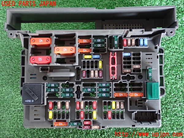 2UPJ-36486741]BMW 320i クーペ(WA20)(E92)ヒューズボックス1 中古_m0004.jpg