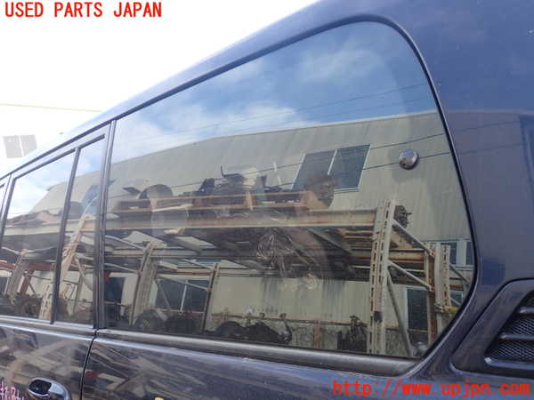 5UPJ-36521382]ランクル100系(UZJ100W)左クォーターガラス 中古(43R-00073 M2E45)_m0001.jpg
