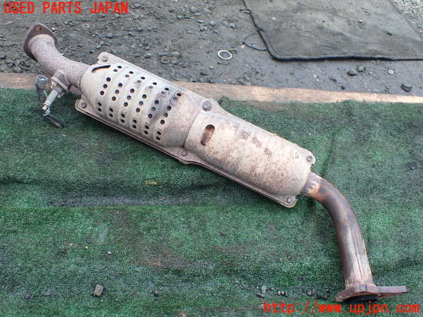 1UPJ-36522661]ランクル100系(UZJ100W)触媒1 中古_m0002.jpg