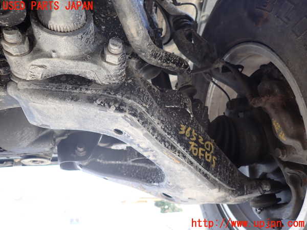 1UPJ-36525176]ランクル100系(UZJ100W)右フロントロアアーム1 中古_m0001.jpg