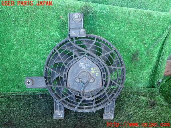1UPJ-36526836]ランクル100系(UZJ100W)電動ファン1 中古_m0002.jpg