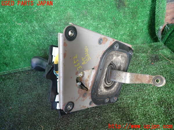 1UPJ-36527555]ランクル100系(UZJ100W)ATシフトレバー 中古_m0003.jpg