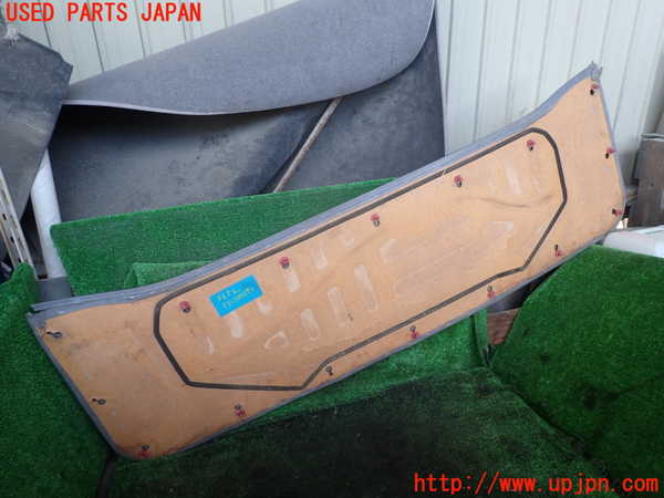 1UPJ-36521504]ランクル100系(UZJ100W)トランク内トリム 中古_m0005.jpg