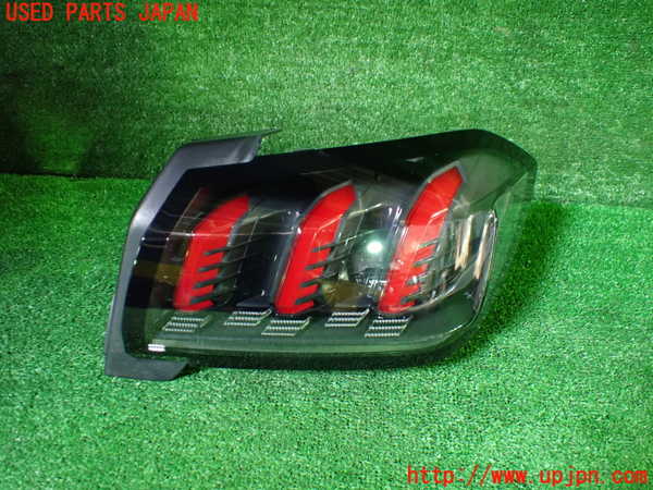 1UPJ-36541530]プジョー・208(P21HN05)右テールランプ 中古_m0001.jpg
