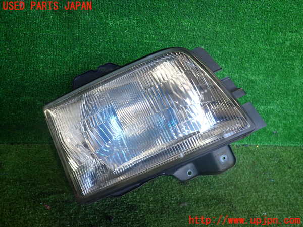 2UPJ-36551130]ビッグホーン(UBS73GW)右ヘッドライト ハロゲン 中古_m0001.jpg