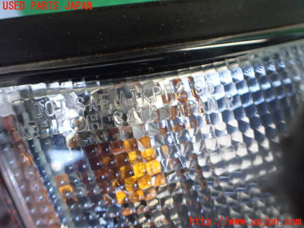 2UPJ-36551150]ビッグホーン(UBS73GW)右コーナーランプ 中古_m0002.jpg