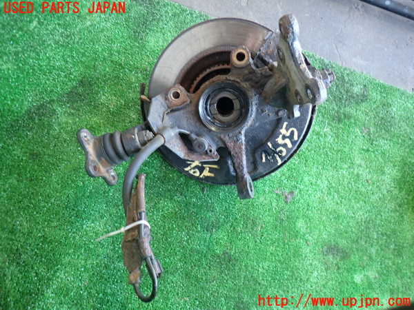 2UPJ-36554290]ビッグホーン(UBS73GW)右フロントナックルハブ 中古_m0001.jpg