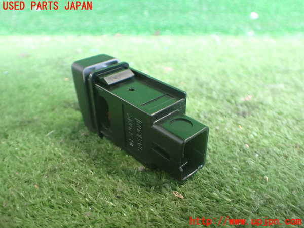 5UPJ-36556310]ビッグホーン(UBS73GW)スイッチ5 (デフォッガー) 中古_m0002.jpg