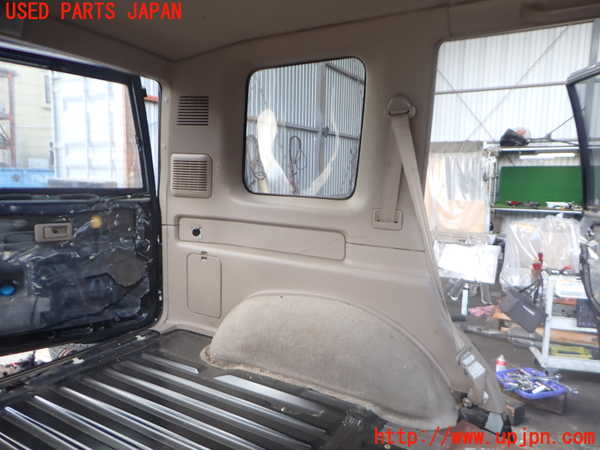 2UPJ-36557680]ビッグホーン(UBS73GW)左リアピラートリム 中古_m0001.jpg