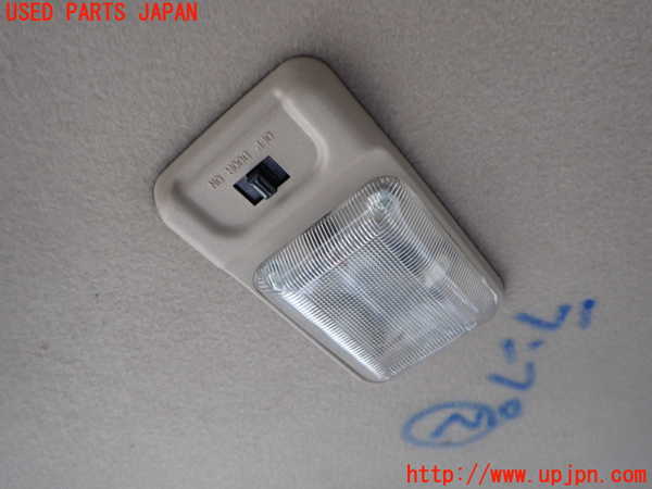 2UPJ-36556412]ビッグホーン(UBS73GW)ルームランプ2 (真中 2列目) 中古_m0001.jpg