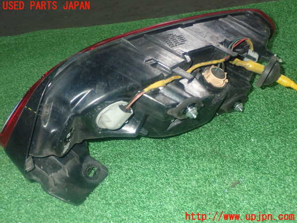 1UPJ-36561530]アバルト・124スパイダー(NF2EK)右テールランプ 中古_m0002.jpg