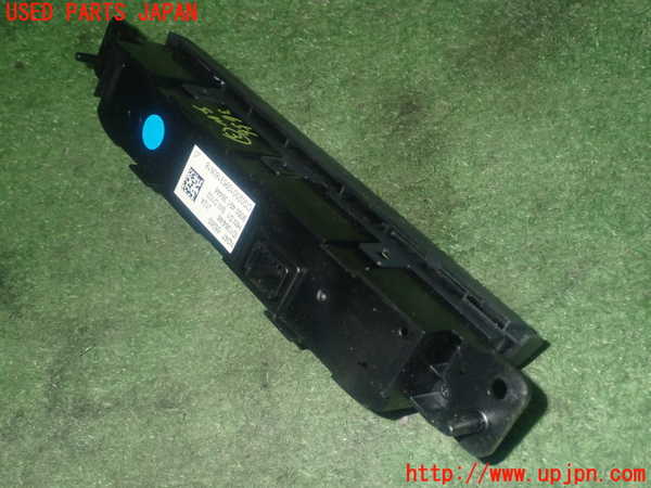 1UPJ-36566308]アバルト・124スパイダー(NF2EK)スイッチ3 (シートヒーター) 中古_m0002.jpg