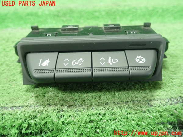 1UPJ-36596306]ルノー・ルーテシア(クリオ)(BJAH5H)スイッチ1(車線逸脱警報 メーター照度 レベライザー ステアリングヒーター) 中古_m0001.jpg