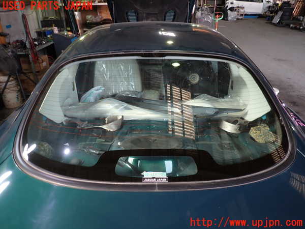 1UPJ-36601560]ジャガー・XKシリーズ(J413A)リアガラス 中古(43R-001582 M3240)_m0001.jpg