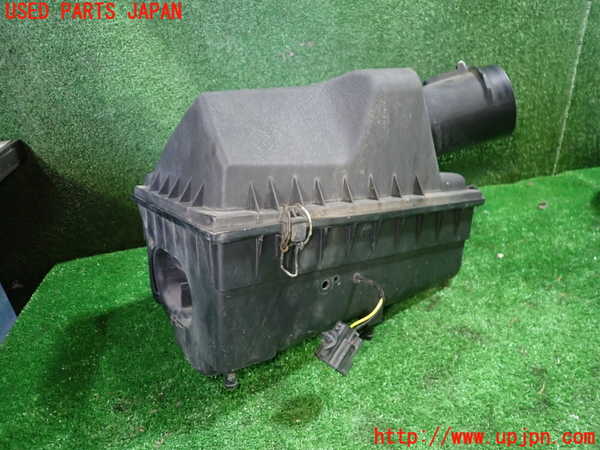 1UPJ-36602560]ジャガー・XKシリーズ(J413A)エアクリーナーボックス 中古_m0002.jpg