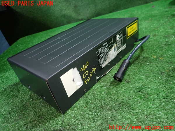 1UPJ-36606505]ジャガー・XKシリーズ(J413A)CDチェンジャー 中古_m0002.jpg