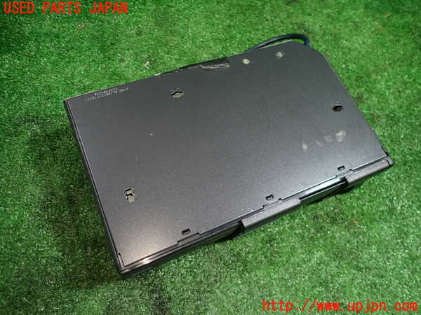 1UPJ-36606505]ジャガー・XKシリーズ(J413A)CDチェンジャー 中古_m0003.jpg