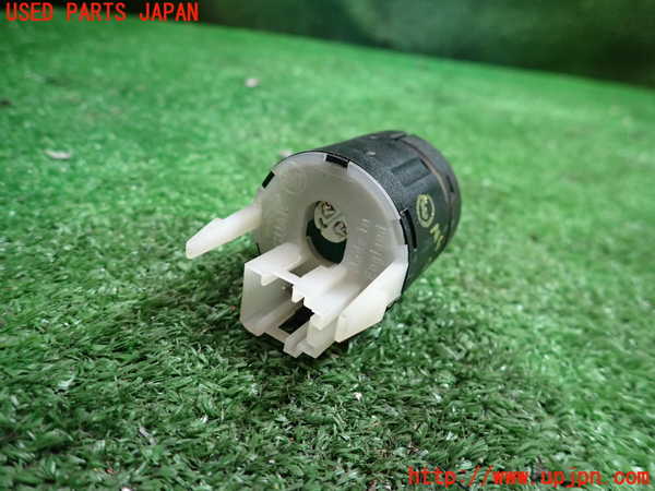 1UPJ-36606308]ジャガー・XKシリーズ(J413A)スイッチ3 (給油口、トランク) 中古_m0002.jpg