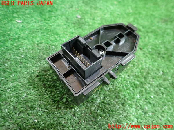 1UPJ-36606240]ジャガー・XKシリーズ(J413A)右パワーウィンドウスイッチ 中古_m0002.jpg