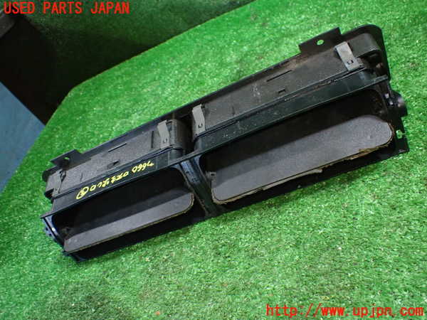 1UPJ-36607528]ジャガー・XKシリーズ(J413A)エアコン吹き出し口3 (真中) 中古_m0002.jpg