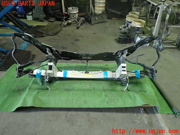 1UPJ-36621041]ベンツ CLS350 C218(218359)コアサポート 中古_m0004.jpg