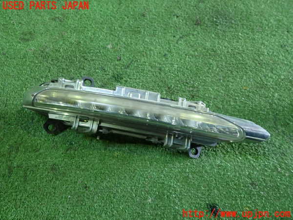 1UPJ-36621180]ベンツ CLS350 C218(218359)右フォグ 中古_m0001.jpg