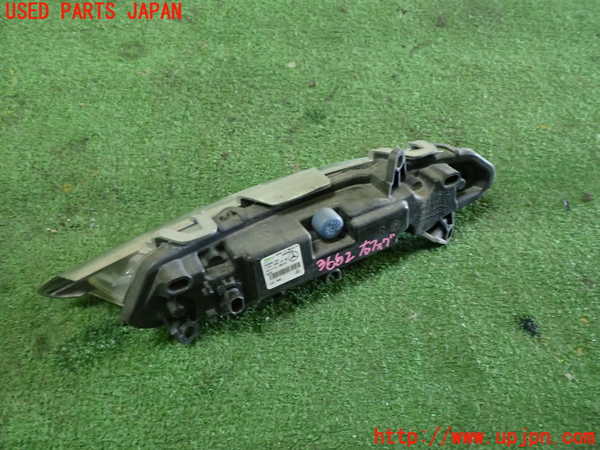 1UPJ-36621180]ベンツ CLS350 C218(218359)右フォグ 中古_m0004.jpg