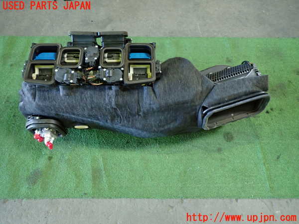 1UPJ-36626081]ベンツ CLS350 C218(218359)エバポレーター1 中古_m0004.jpg