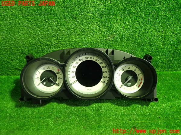 1UPJ-36626170]ベンツ CLS350 C218(218359)スピードメーター 中古_m0001.jpg