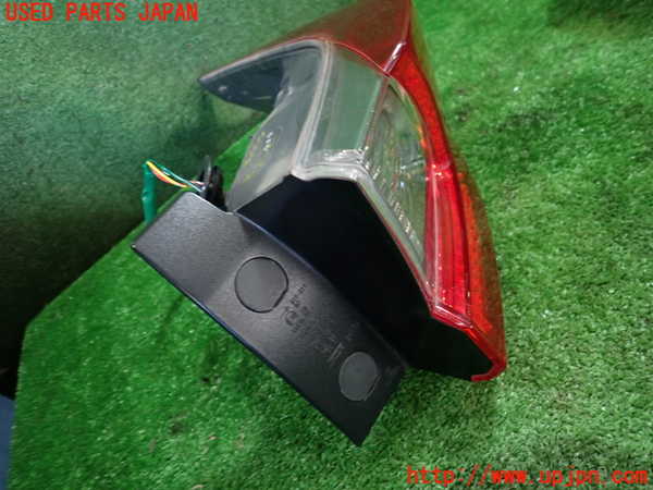 5UPJ-36641530]レクサス・RC F(USC10)右テールランプ 中古_m0002.jpg