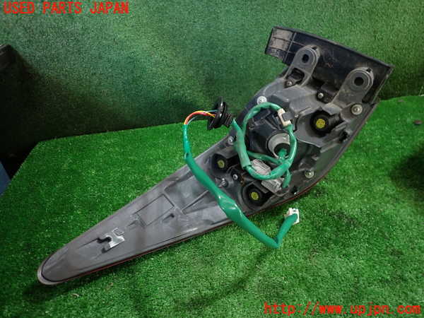 5UPJ-36641530]レクサス・RC F(USC10)右テールランプ 中古_m0003.jpg