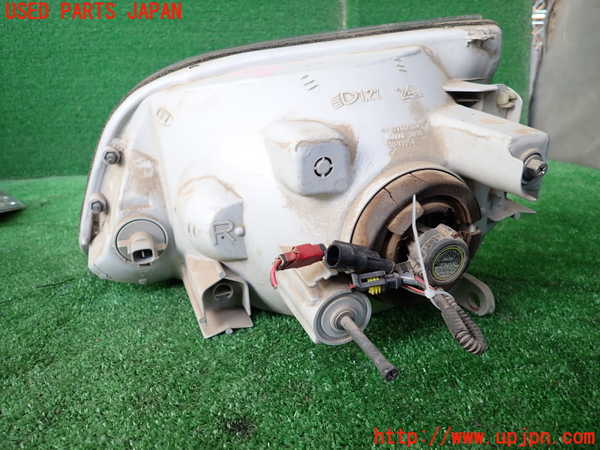 1UPJ-36661130]ハイエースワゴン100系(KZH100G)右ヘッドライト ハロゲン 中古_m0002.jpg