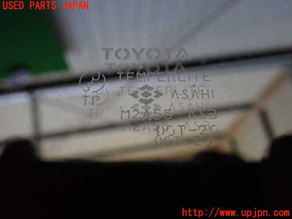 1UPJ-36661370]ハイエースワゴン100系(KZH100G)右サイドセンターガラス 中古 ASAHI M2A55_m0003.jpg