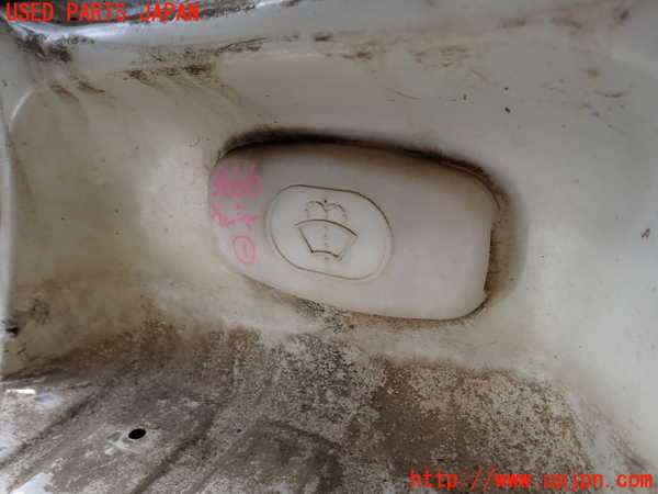 1UPJ-36666791]ハイエースワゴン100系(KZH100G)ウォッシャータンク1 中古_m0001.jpg