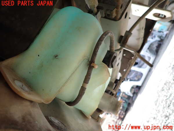 1UPJ-36666791]ハイエースワゴン100系(KZH100G)ウォッシャータンク1 中古_m0002.jpg