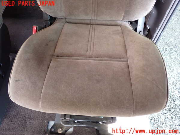 1UPJ-36667175]ハイエースワゴン100系(KZH100G)左2列目シート 中古_m0003.jpg