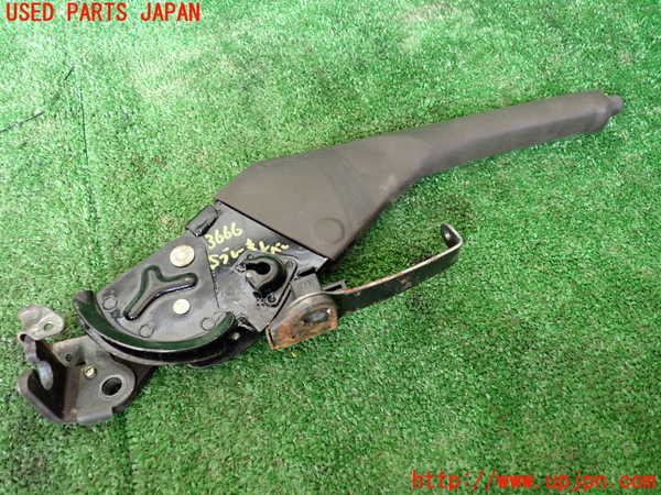 1UPJ-36667550]ハイエースワゴン100系(KZH100G)サイドブレーキレバー 中古_m0001.jpg