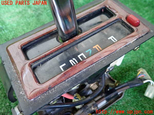 1UPJ-36667555]ハイエースワゴン100系(KZH100G)ATシフトレバー 中古_m0002.jpg