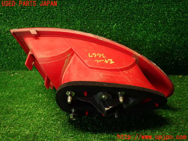 2UPJ-36671530]アルファロメオ・147 GTA(937AXL)右テールランプ 中古_m0002.jpg