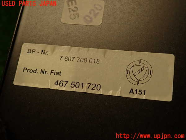 2UPJ-36676505]アルファロメオ・147 GTA(937AXL)CDチェンジャー 中古_m0004.jpg