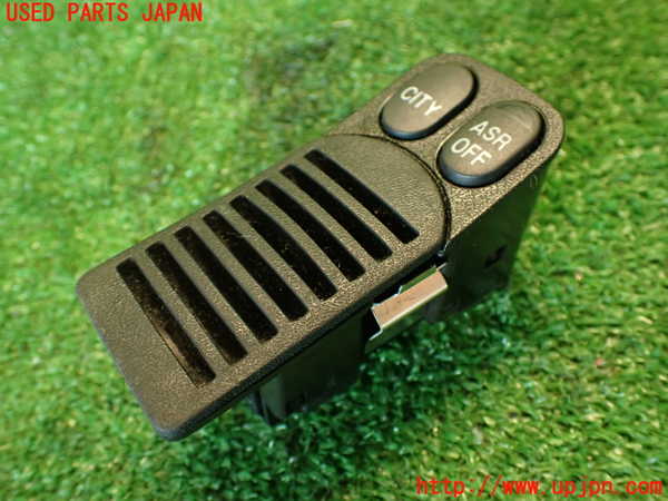 2UPJ-36676306]アルファロメオ・147 GTA(937AXL)スイッチ1 (ASR OFF) 中古_m0001.jpg